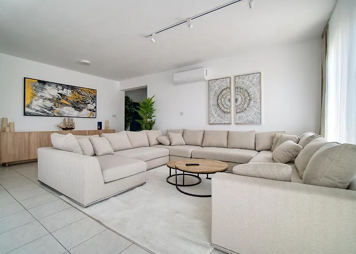 Kings Palace 2 Bed